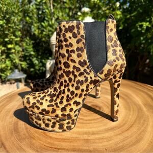 VINCE CAMUTO Leopard Print Cow Hair Leather Platform Boots Size 6